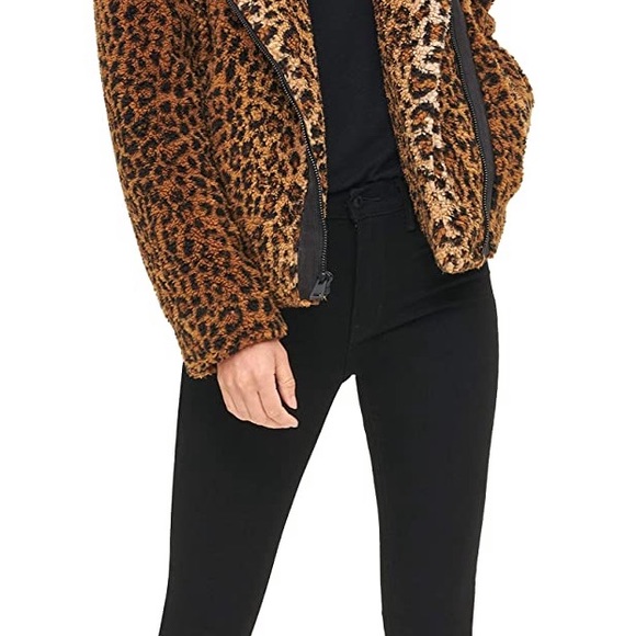 NWT Levi’s Megan Leopard Sherpa Moto Jacket XS SFH - Picture 3 of 13